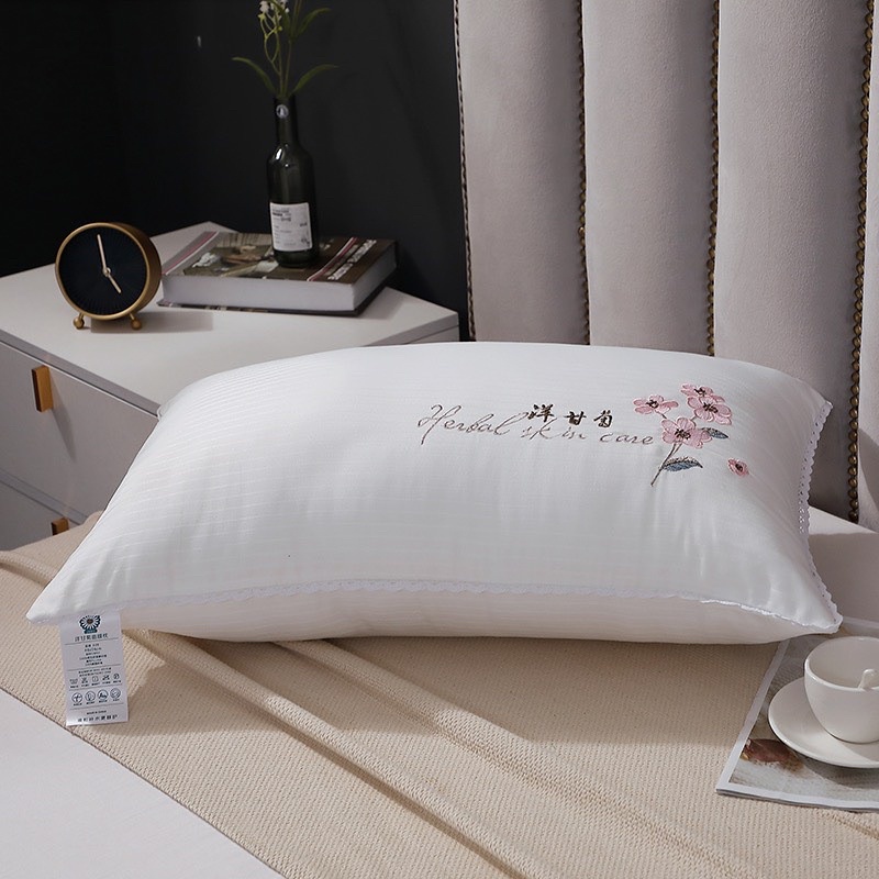 Ruột gối cotton saten thêu hoa nhẹ nhàng phối ren êm ái cho giấc ngủ ngon