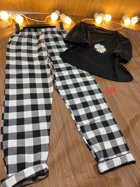 Sét áo croptop hoa cúc + quần kẻ LN12