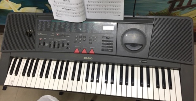 Đàn Organ Casio dùng luyện ngón