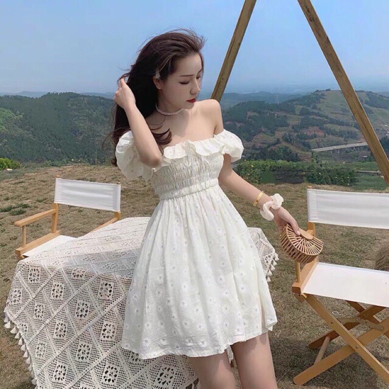 Đầm trắng hoa cúc trễ vai | BigBuy360 - bigbuy360.vn