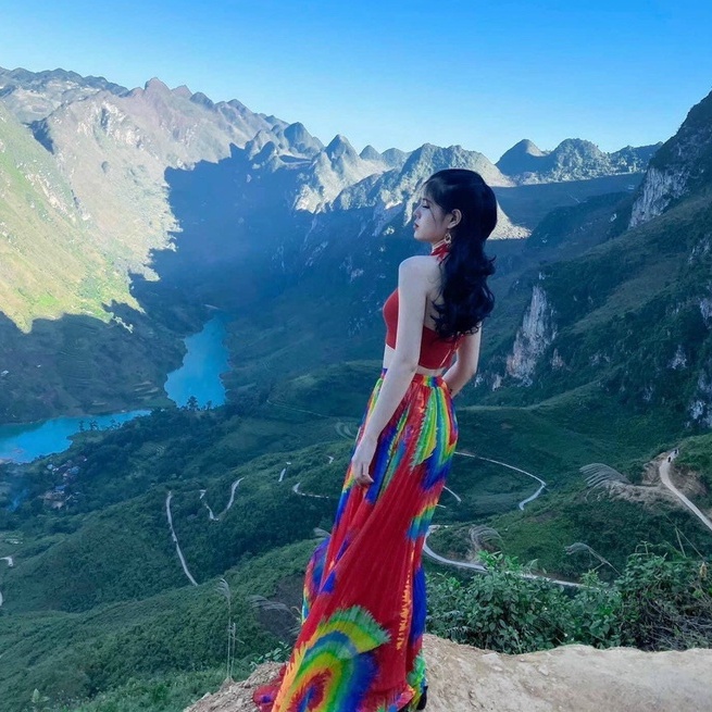 Đầm Maxi Nữ - Set Váy Đi Biển Dạng Áo Croptop Yếm Phối Chân Váy Xòe Xếp Ly Dáng Dài Siêu Xinh | BigBuy360 - bigbuy360.vn