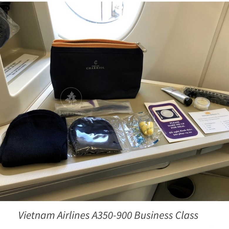 Túi mỹ phẩm Parfums Charriol khoang thương gia Việt Nam Airline