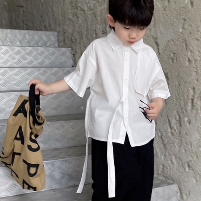 ÁO SƠ MI BÉ TRAI , ÁO SƠ MI TRẺ EM MÀU TRẮNG VÀ ĐEN KIỂU HÀN QUỐC CỰC ĐẸP LÊN PHOM CHUẨN