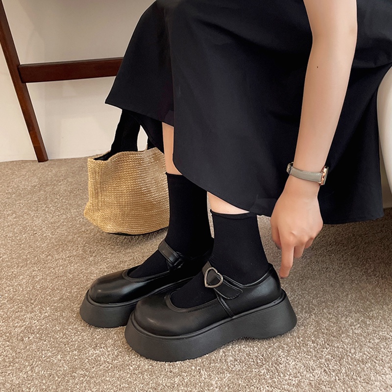 Giày Mary Janes khuy tim xinh xắn