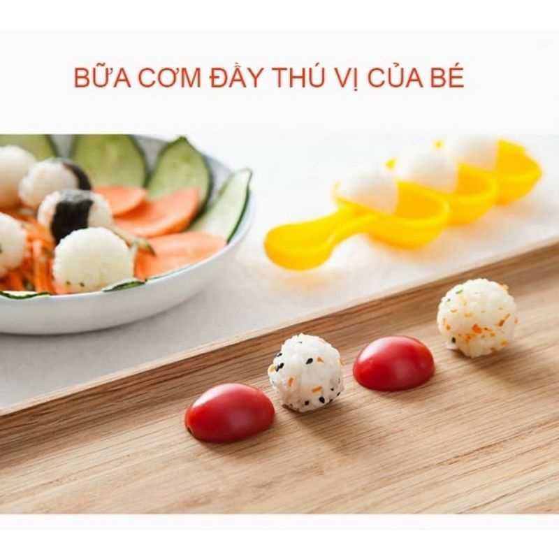Khuôn lắc cơm cho bé ăn dặm tiện ích