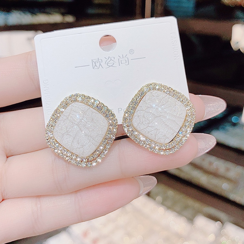 Bông Tai Mạ Bạc 925 Đính Kim Cương Nhân Tạo Màu Be Phong Cách Hàn Quốc