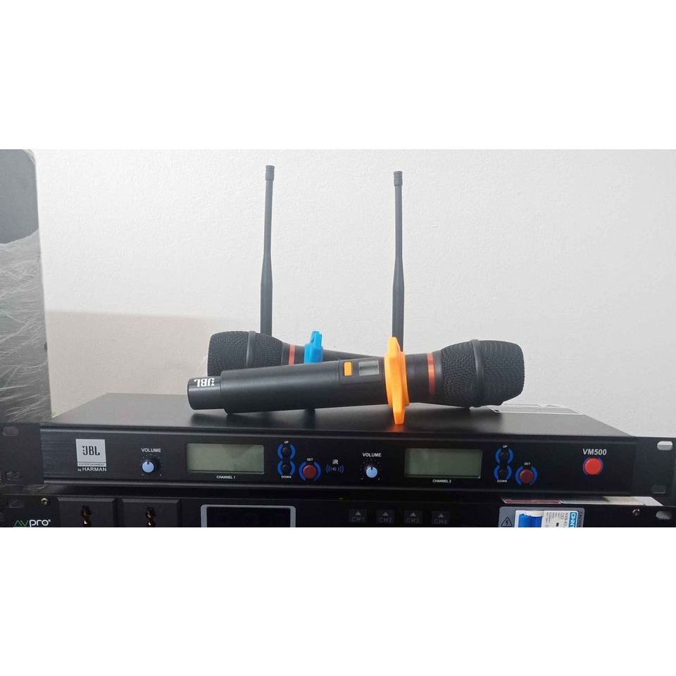 Micro không dây JBL VM500