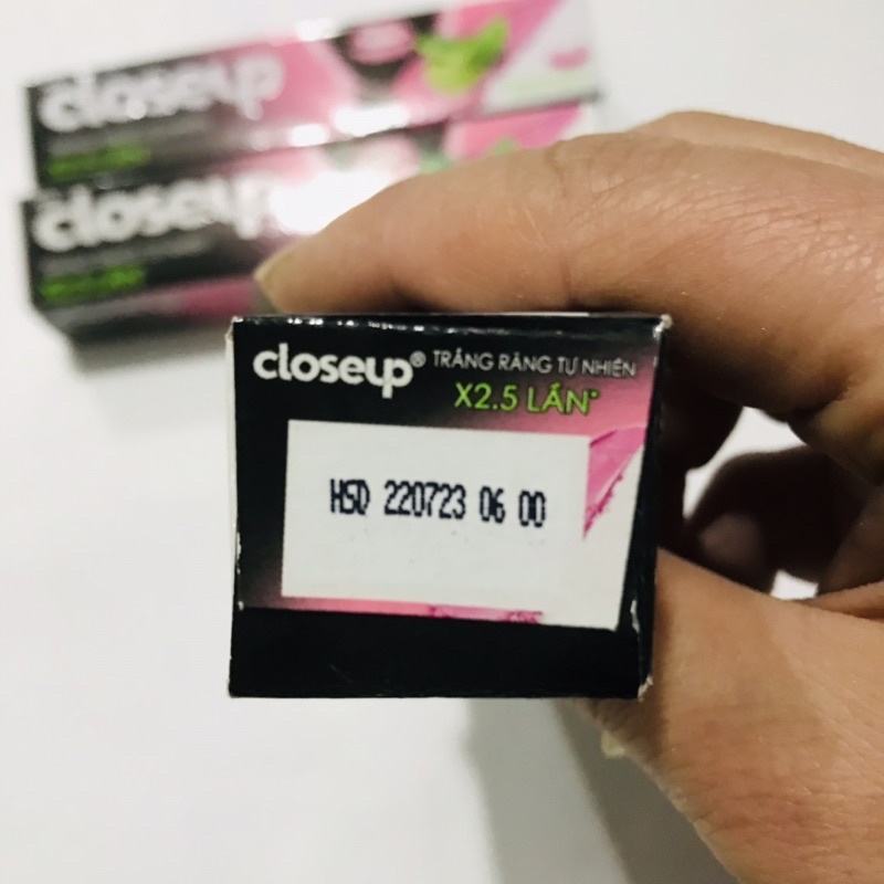 Kem đánh răng Closeup 30g khoáng đất set và matcha bạc hà