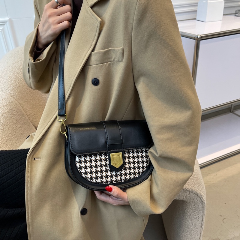 Túi đeo chéo vai IELGY họa tiết sọc caro thời trang sành điệu cho nữ