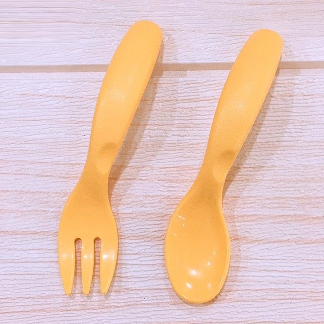 Bộ thìa dĩa cong ăn dặm Richell RC42740