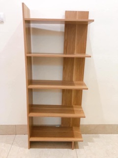 Kệ gỗ góc tường siêu tiện dụng