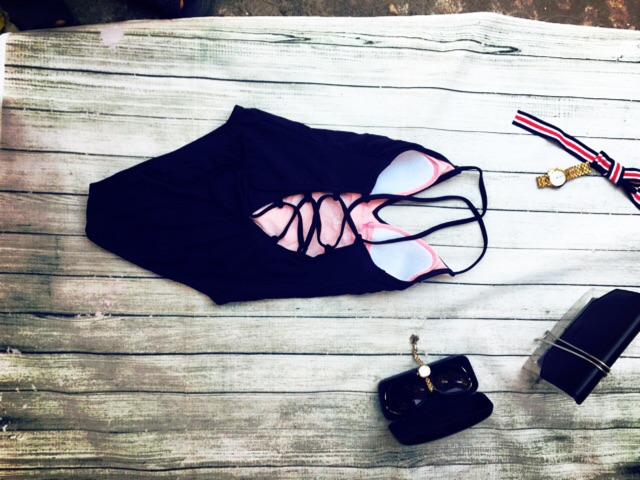 Bikini một mảnh liền thân thêu hoa sang chảnh, xuất dư xịn chống SPF50+, chống UV100 | BigBuy360 - bigbuy360.vn