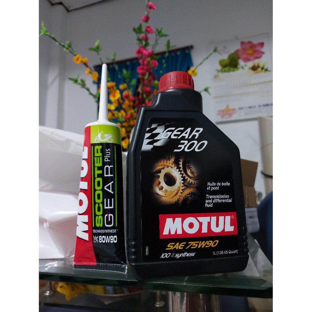 NHỚT HỘP SỐ MOTUL GEAR 300 75W90 (CHÂU ÂU)