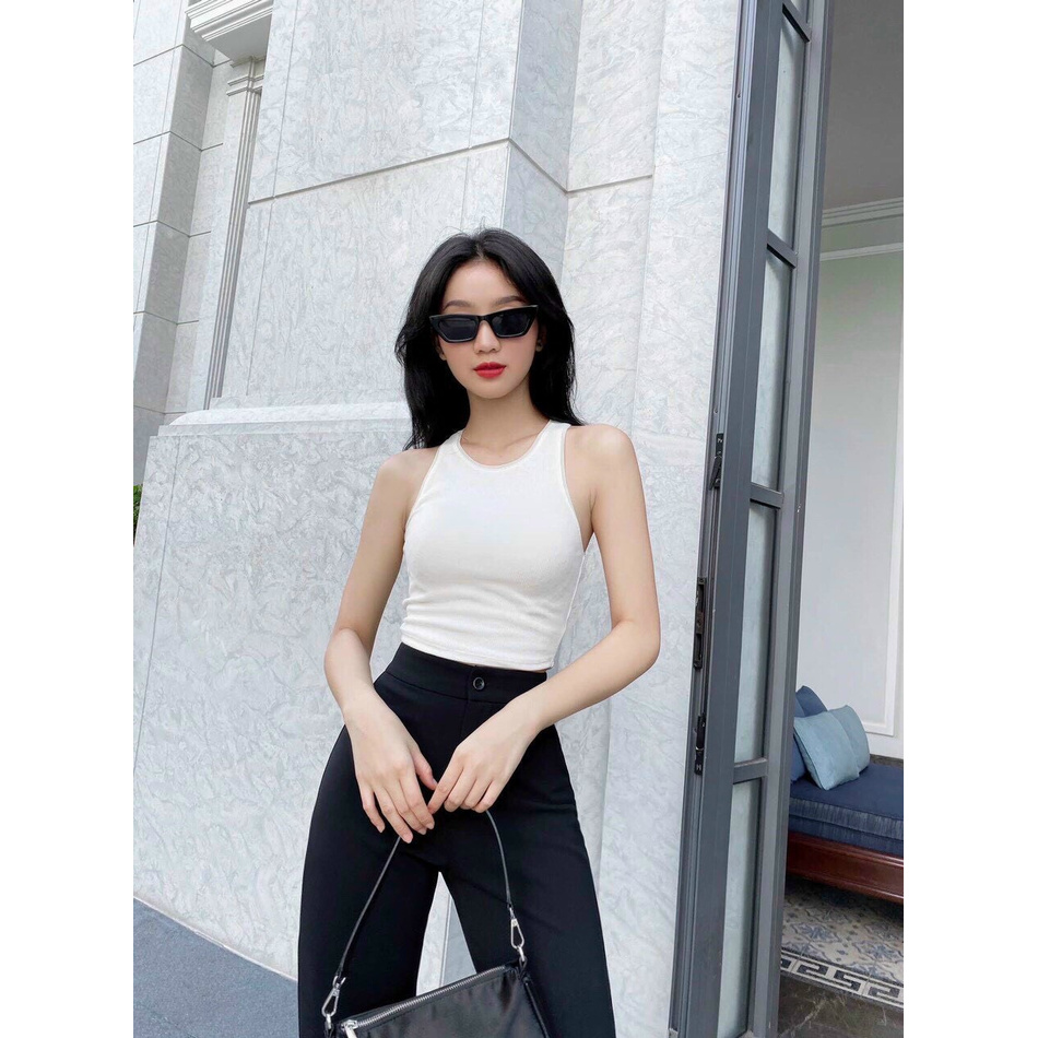 set bộ xinh gồm áo ba lỗ trắng kèm quần tây đen thanh lịch