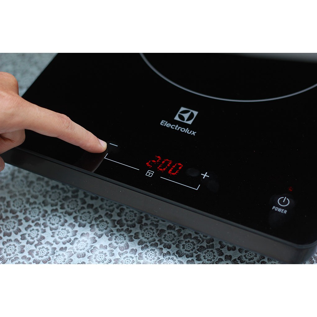 Bếp điện từ Electrolux  ETD29KC tặng kèm nồi lẩu Inox
