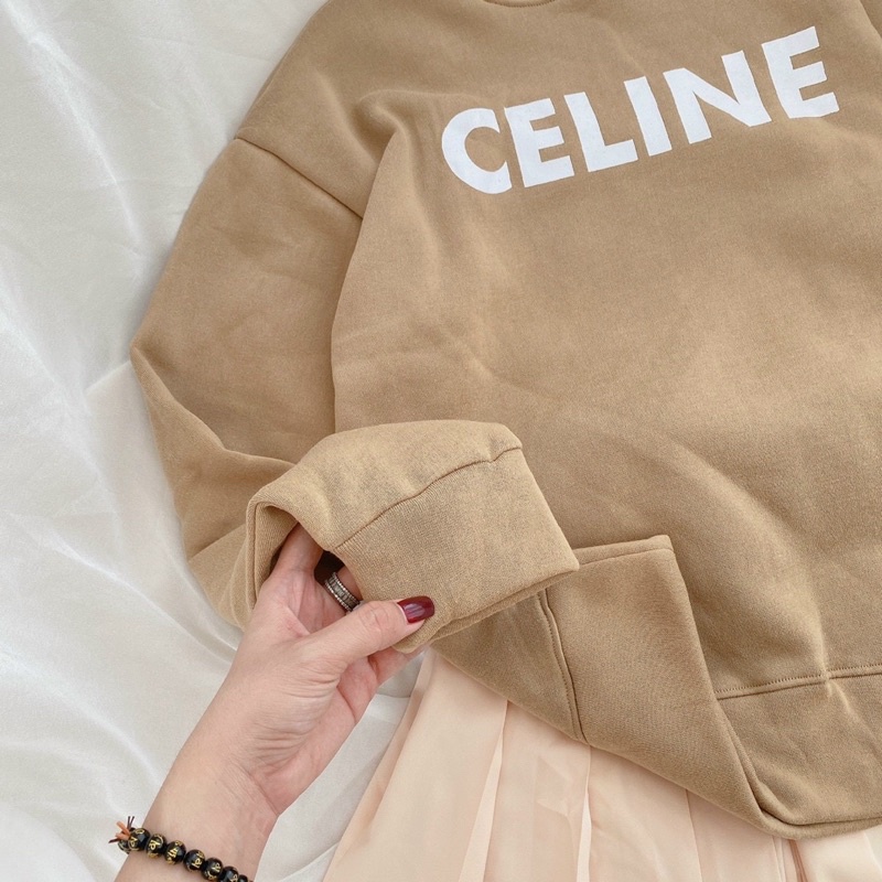 Set áo sweater nâu chữ kèm chân váy xếp ly kem | BigBuy360 - bigbuy360.vn