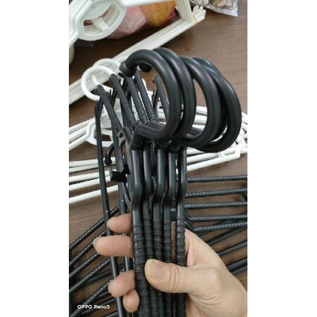 Móc treo quần áo bằng nhựa 2 màu trắng- đencổ xoay 360 dài 41cm chuyên dùng cho gia đình, shop thời trang giá rẻ