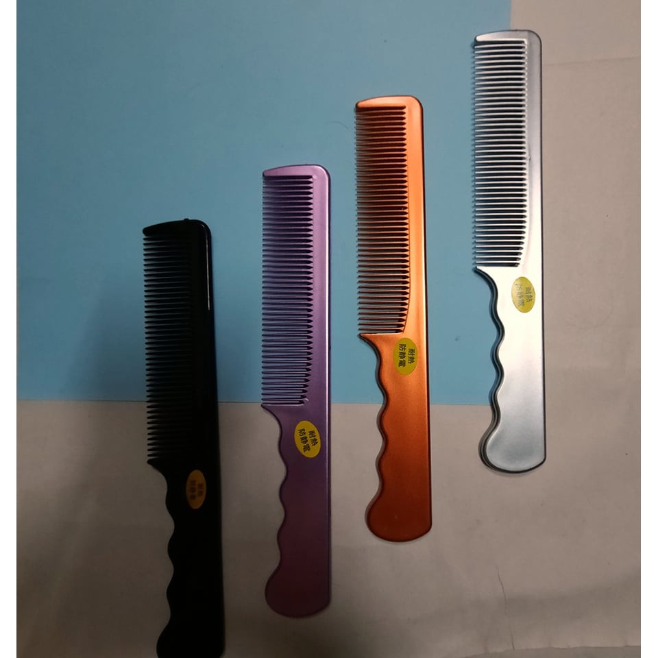 Lược nhựa chải tóc