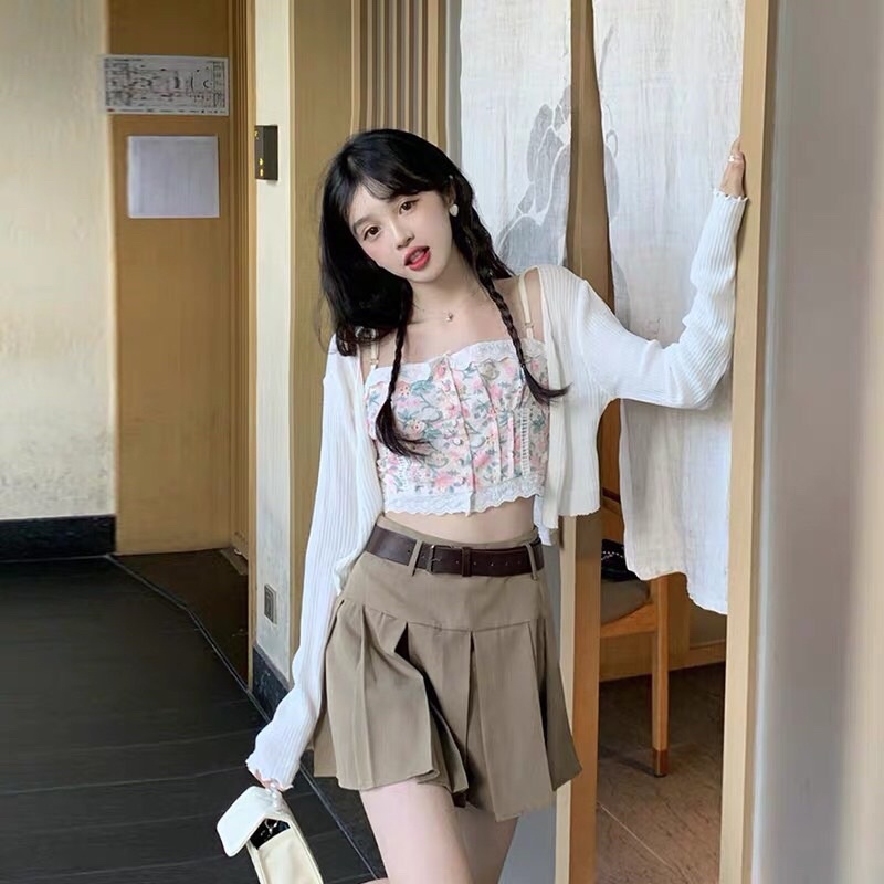 Chân váy nâu xếp li và crt 2s hoa kèm khoác