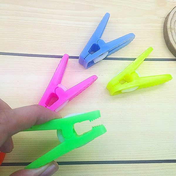 Bộ 20 kẹp phơi đồ cho gia đình bằng nhựa chắn chắn chịu được trọng lượng lớn của quần áo - Nguyễn Thùy Store