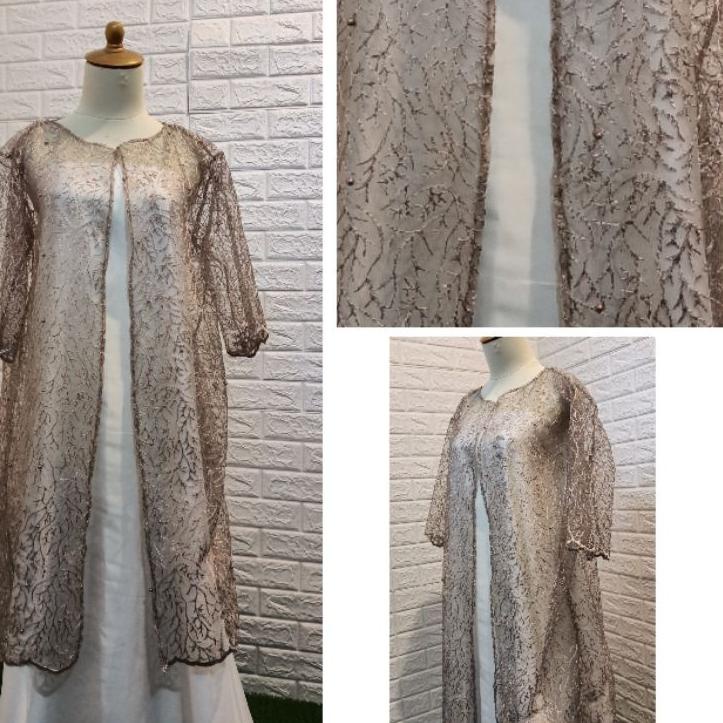 Xu hướng. Áo khoác ngoài đính ngọc trai Camara mới