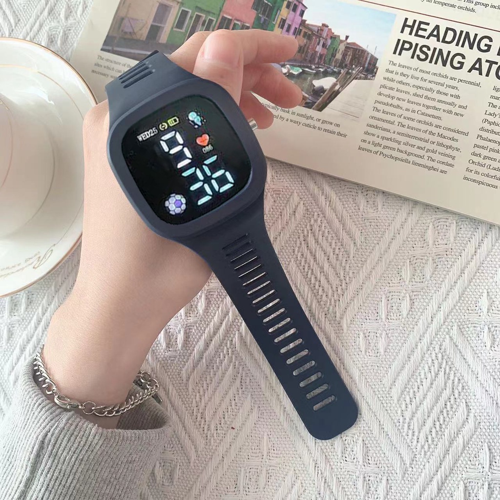Đồng hồ điện tử mặt vuông 5 màu phong cách Hàn Quốc