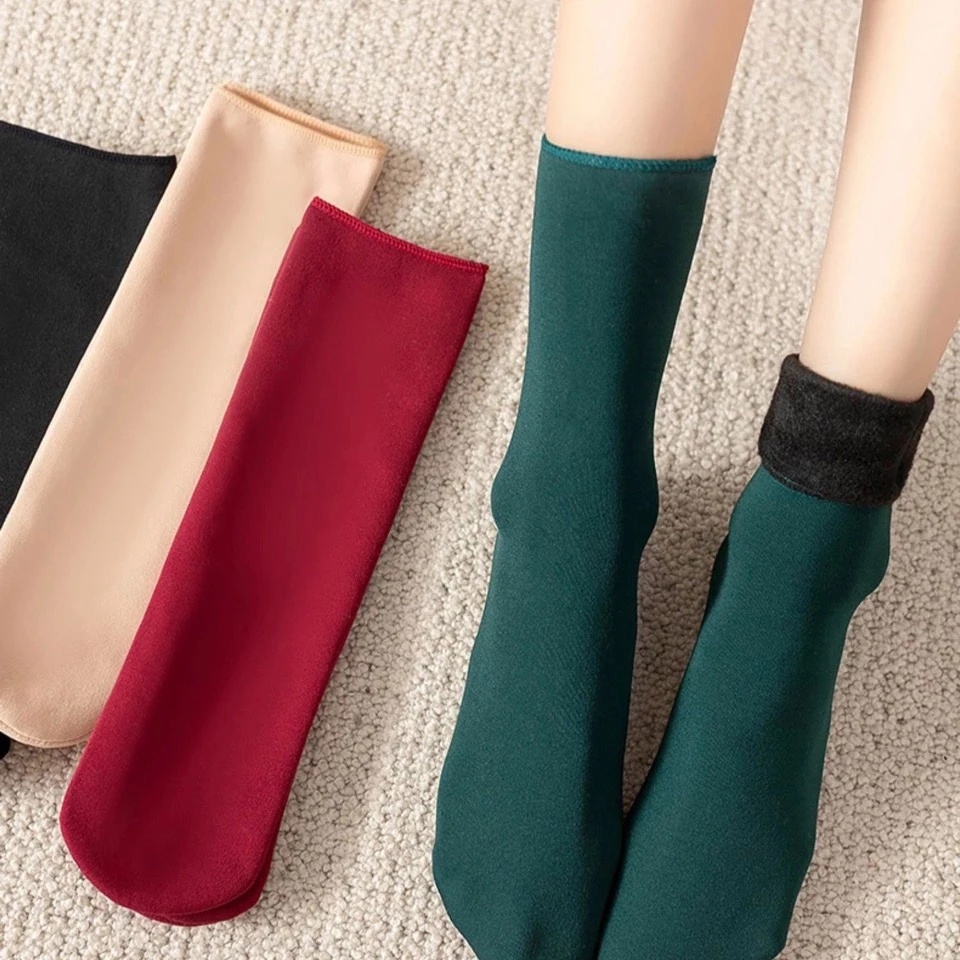 Vớ lông nhung dày dặn giữ ấm cho nam và nữ