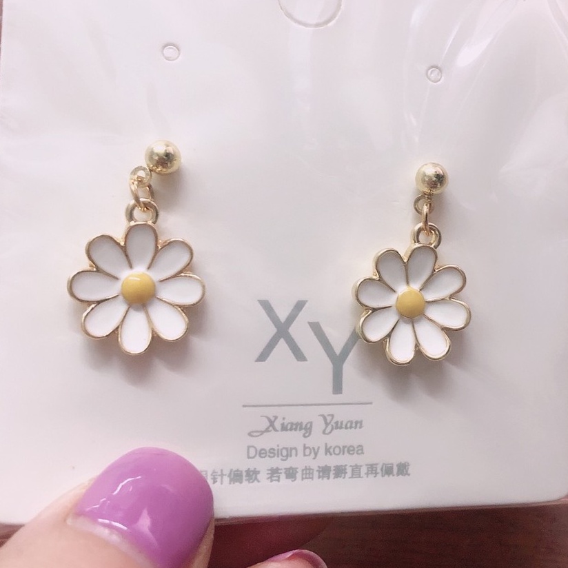 KHUYÊN TAI CÚC HỌA MI, HOA TAI HOA CÚC TRẮNG HOT TREND