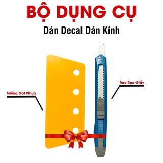 Bộ dụng cụ hỗ trợ dán giấy decal dán kính gồm miếng gạt nhựa và dao rọc giấy