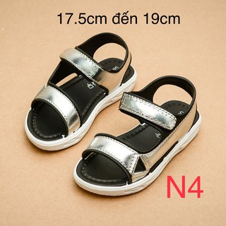 Giày sandal be gai