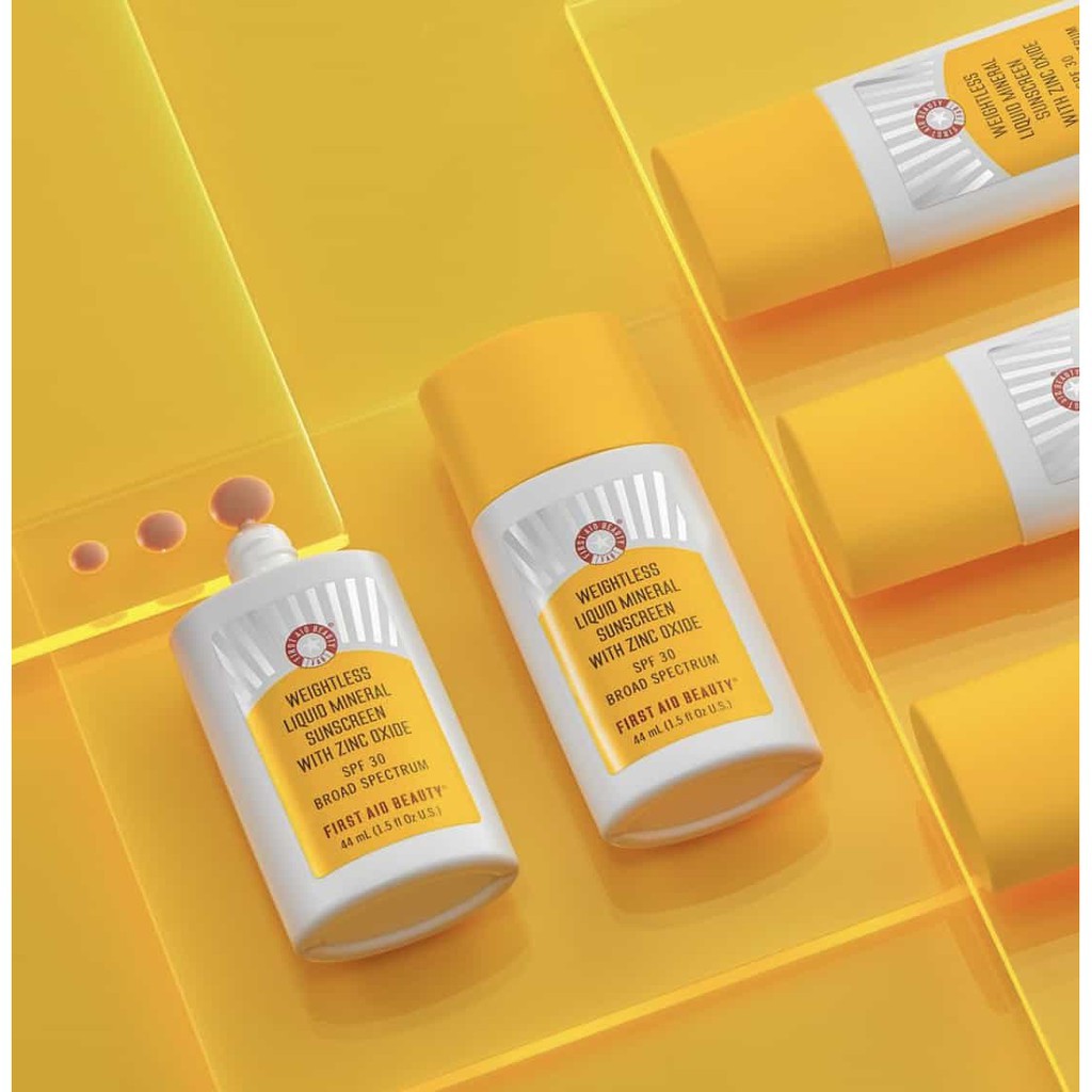First Aid Beauty - Kem chống nắng cho da nhạy cảm Weightless Liquid Mineral Sunscreen with Zinc Oxide SPF 30