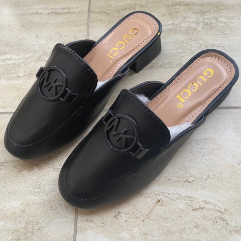 Dép nữ, Giày sục nữ mũi vuông hai màu Đen - Kem TGS069