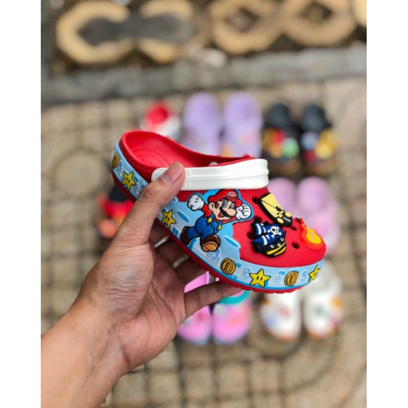 Sục nhựa Cr.óc siêu xinh cho bé