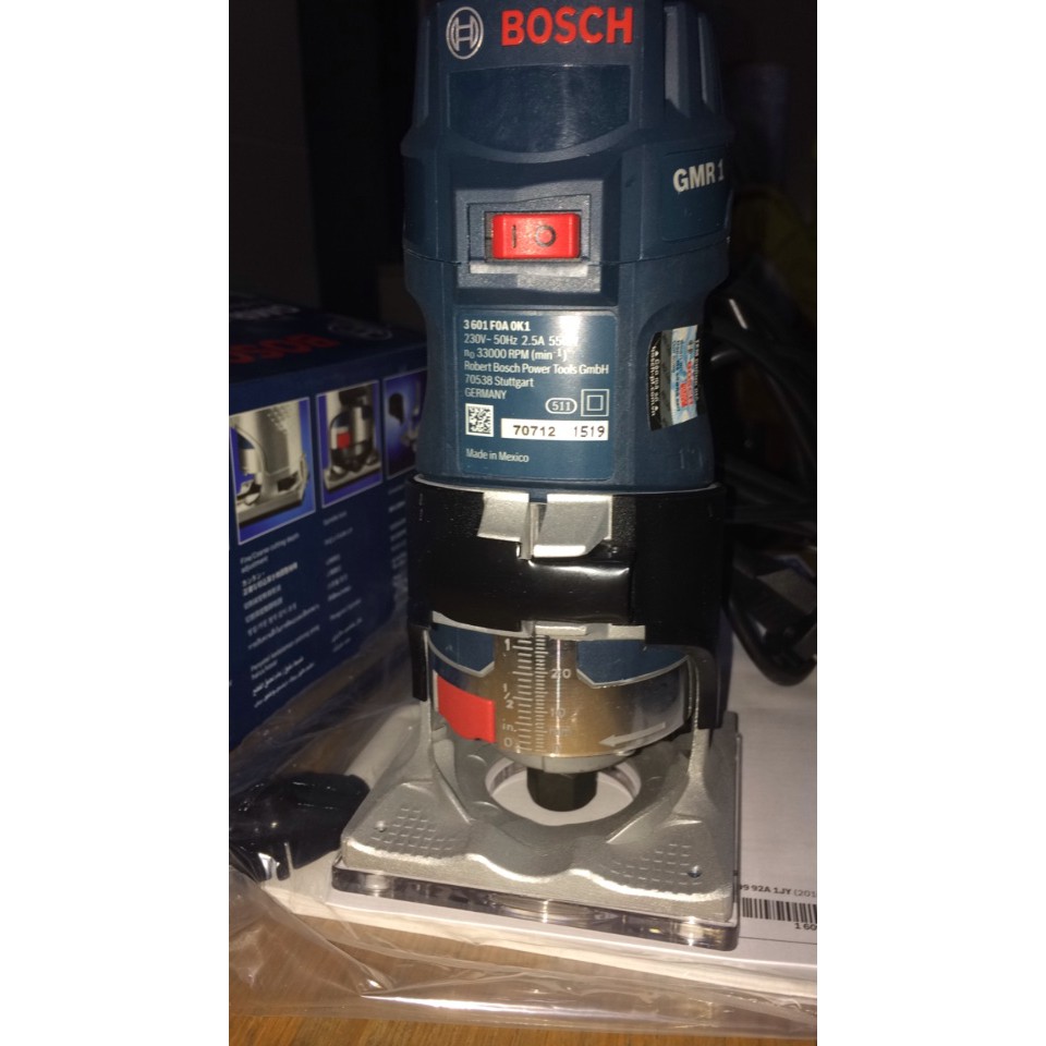 Máy phay Bosch GKF 550