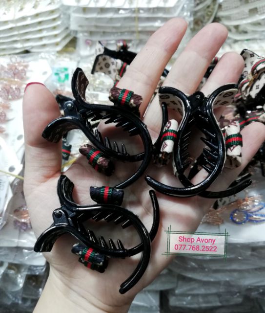 Kẹp tóc càng cua 3 răng bọc vải (da, simili) thương hiệu Lou-is đính nơ