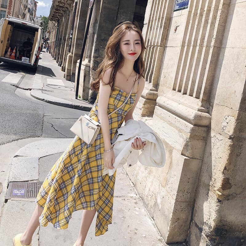 Váy kẻ vàng
