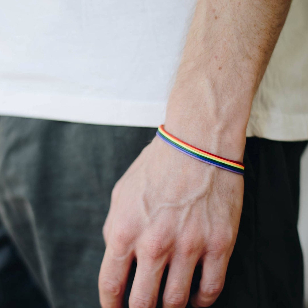 Vòng tay màu cầu vồng biểu tượng LGBT