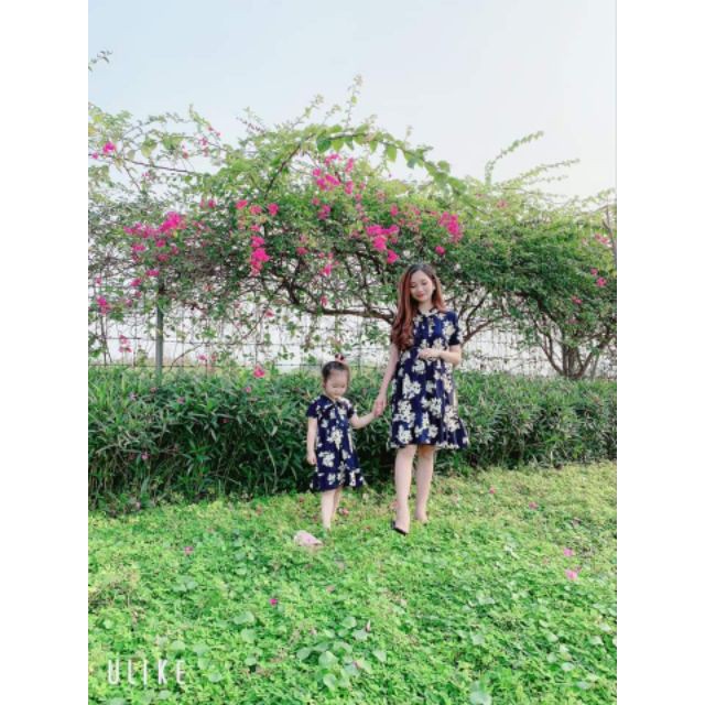 [ hàng đẹp] sét váy mẹ và bé nơ cổ cực xinh