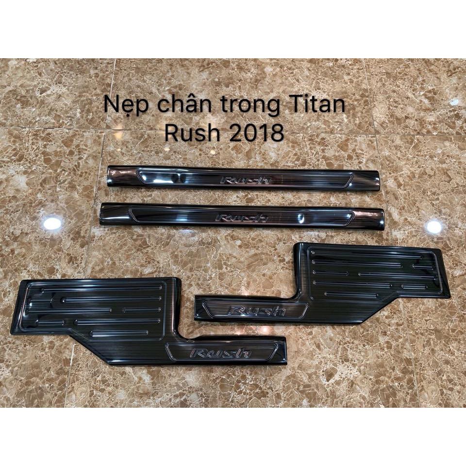 Bộ 8 Ốp bậc cửa, nẹp bước chân trong, ngoài xe Toyota Rush 2018 - 2021, chất liệu Titan