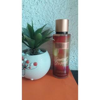 Xịt Thơm Toàn Thân Victoria’s Secret Hot  Sunset Stripped (250ml) Mỹ chính hãng