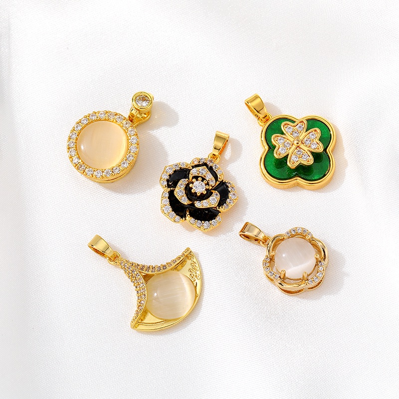 Mặt Dây Chuyền Hình Cỏ Bốn Lá Bằng Đồng 14K 18K