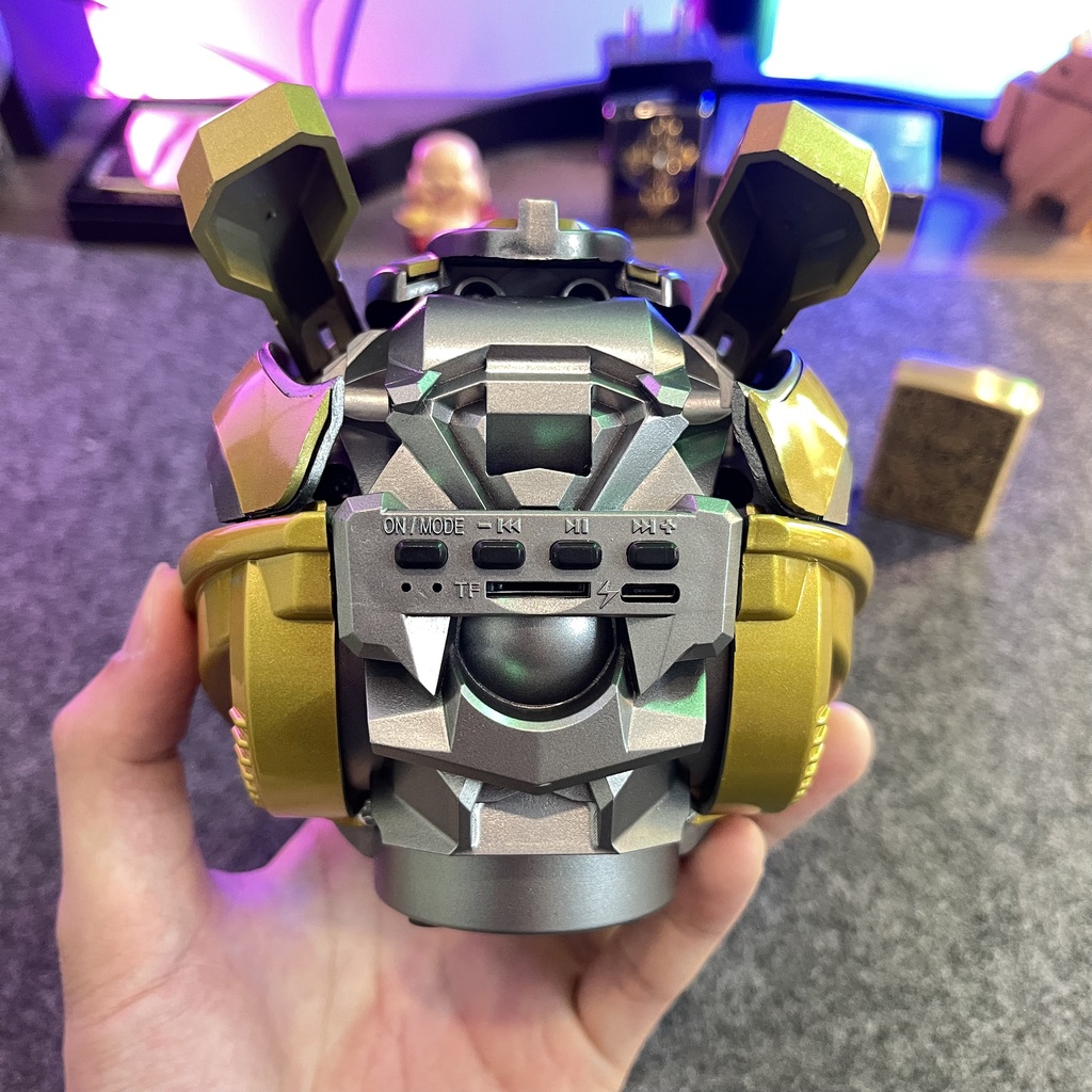 Loa Bluetooth Nghe Nhạc Bumblebee Đầu Robot Mắt Có Đèn Led Xanh Âm Thanh Sống Động