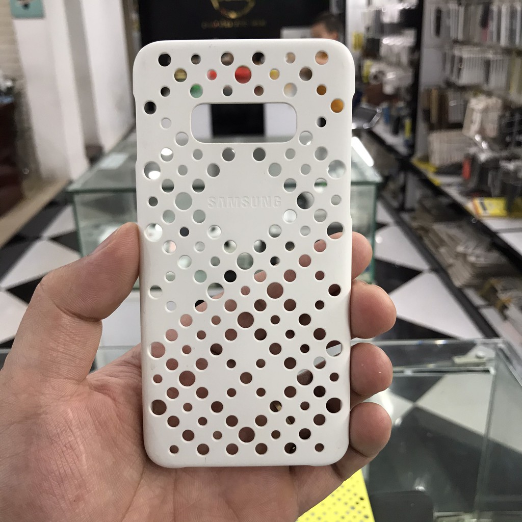 Ốp lưng tản nhiệt tặng kèm theo máy Samsung Galaxy S10e
