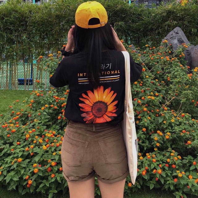 áo thun unisex form rộng hoa cúc