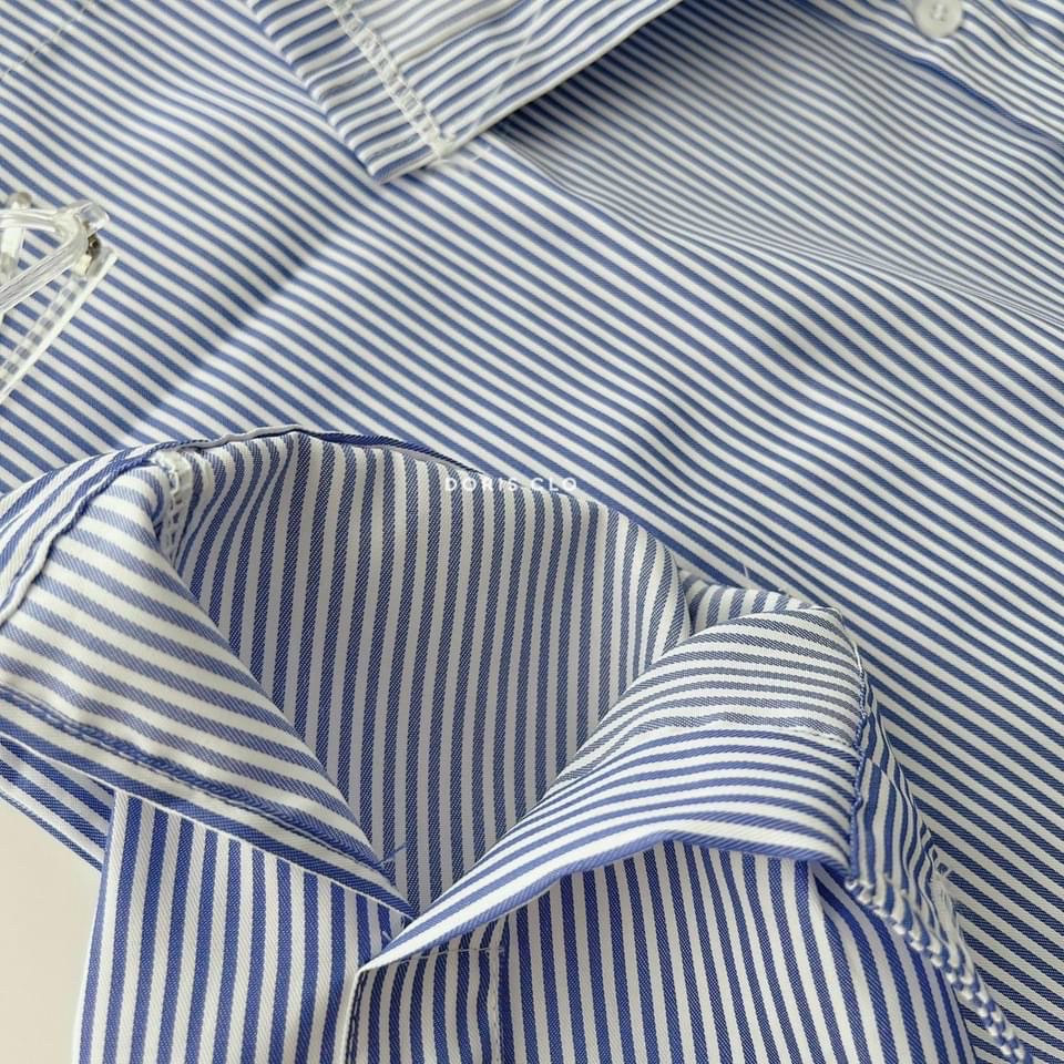 Áo sơ mi sọc xanh thêu logo mặt cười siêu hot, chất vải kate mịn form đẹp hottrend 2022