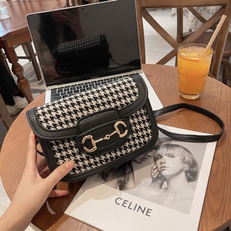 TÚI GUXI ZICZAC KHOÁ NGANG CHO NỮ