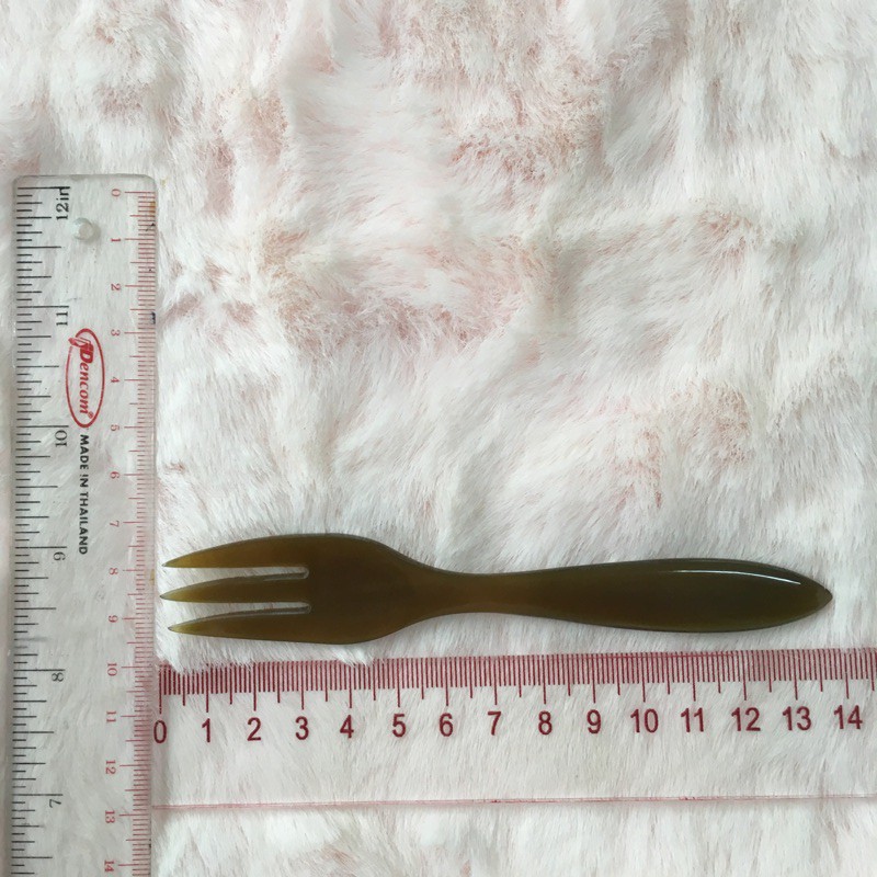 Dĩa ăn hoa quả sừng trâu cao cấp (DS01 combo 02 chiếc màu tự nhiên 3 răng)