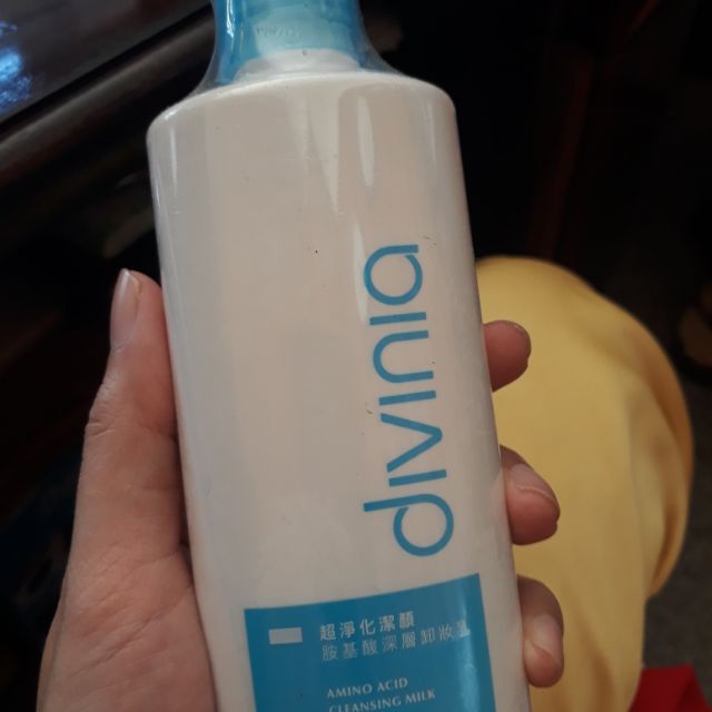Sữa tẩy trang divinia (amino acid cleasing milk)
