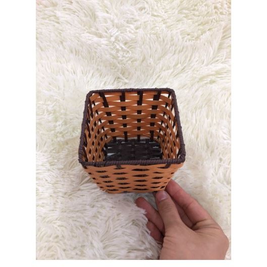 Giỏ mây đan dáng vuông đựng giấy