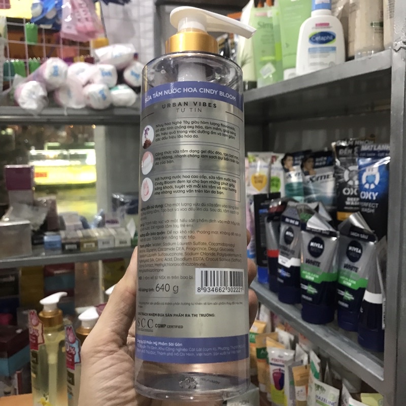 Sữa Tắm Nước Hoa CINDY BLOOM URBAN VIBES  640Gr